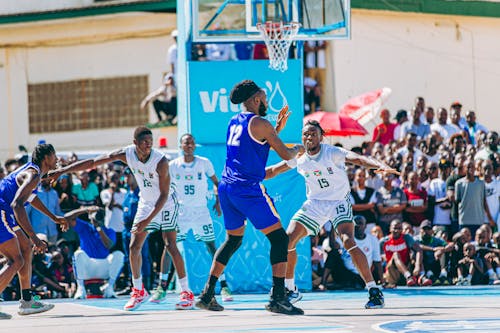 奥格斯堡1-0汉堡，安东-卡德打进全场唯一进球